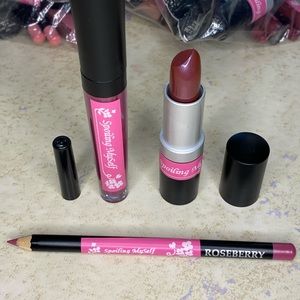 Lip set